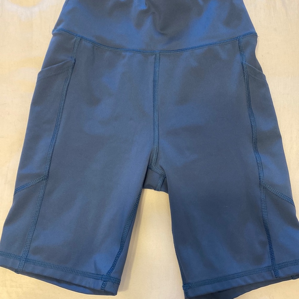 AE biker shorts with pockets